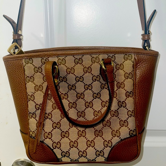 COPY - Selling a brand new gucci bag - Picture 2 of 2